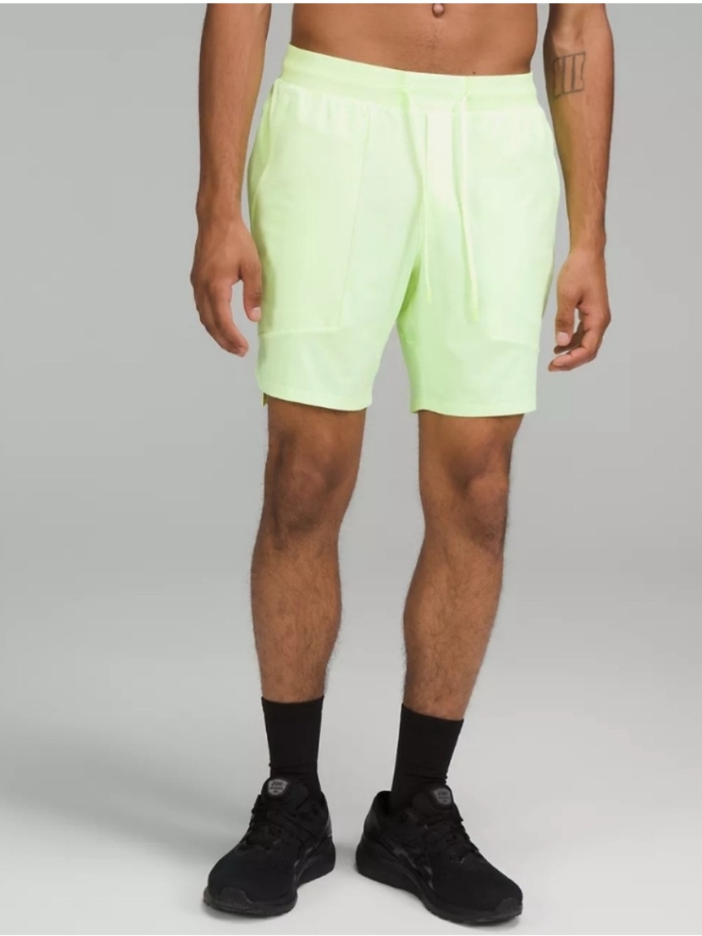 🆕Lululemon🍋 License to Train Short 7"
Linerless color FZAP Sz M